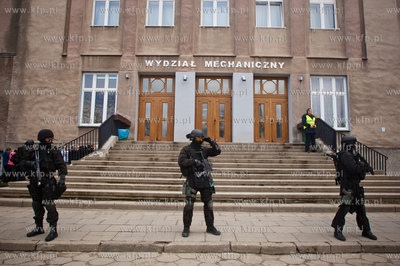 Gdansk. Wspolne cwiczenia grupy antyterrorystycznej...