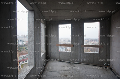 Gdynia. Uroczystosc zawieszenia wiechy na apartamentowcu...