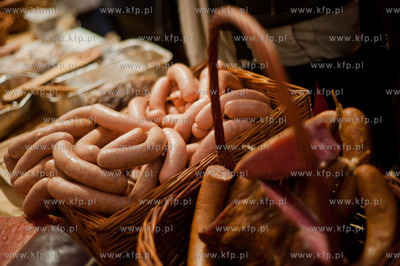 Gdansk. Oliwa. Dom Zarazy. Bazar nisko przetworzonej...