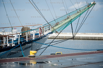 Gdynia. Nabrzeze Pomorskie. Zaglowiec Fryderyk Chopin...