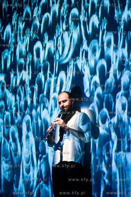 Gdansk. Centrum Sw. Jana. Swiatowa premiera performensu...