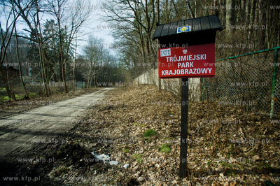 Gdansk. Oliwa, Trojmiejski Park Krajobrazowy. Sciezka...