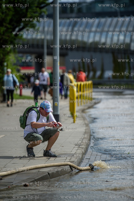 Gdańsk. Wrzeszcz. Skutki silnych opadow, które przeszły...