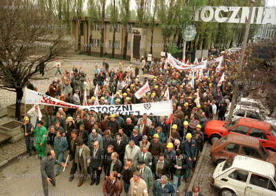Gdanscy Stoczniowcy protestuja przeciwko upadlosci...