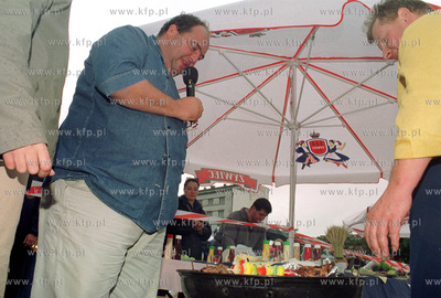 IV Mistrzostwa Poski w Grillowaniu w Gdyni. Na zdjeciu...