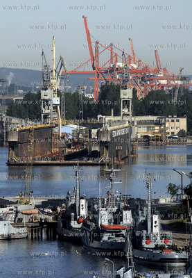 Prom pasazersko-samochodowy Stena Baltica wplywa do...