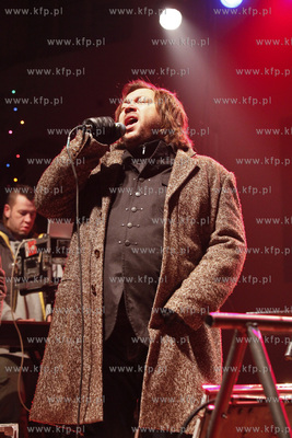 Kosciol sw. Trojcy w Gdansku.Mietek Szczesniak koleduje...