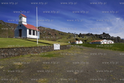 Islandia krajobraz wyspy,  kosciol w oklolicach Kolbeirsstabir...