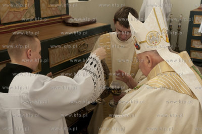 Wielki Czwartek, Msza Krzyzma w katedrze pelplinskiej...