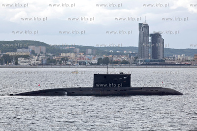 Parada wszystkich najwazniejszych klas okretow bedacych...