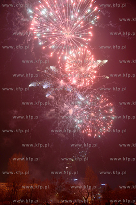 Gdynianie i ich goscie powitali Nowy Rok na Skwerze...