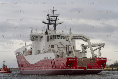 Kablowiec Siem Aimery podczas wyjscia na proby morskie....