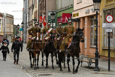 Uroczystosci na rynku w Kościerzynie z okazji 102....