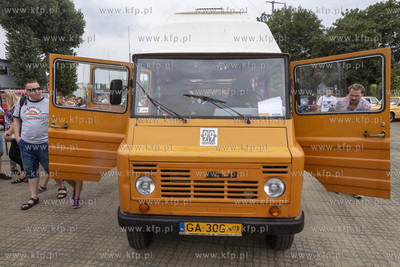 Wakacyjny zlot motoryzacyjny samochodów polskiej produkcji...