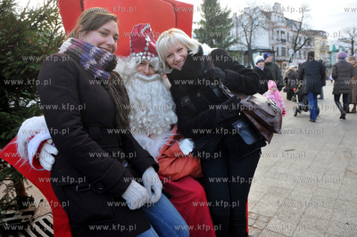 Swiateczne wigilijne spotkanie mieszkancow i wladz...