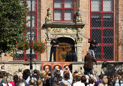 Gdansk. Dlugi Targ. Happening pt Aktorzy Przyjechali...