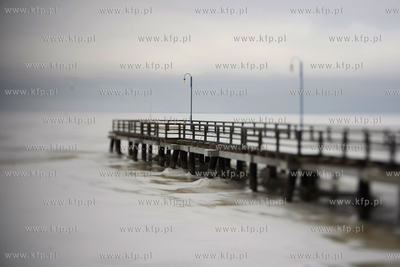 Puck. Zamarznieta Zatoka Pucka. 14.01.2010 fot. Krzysztof...