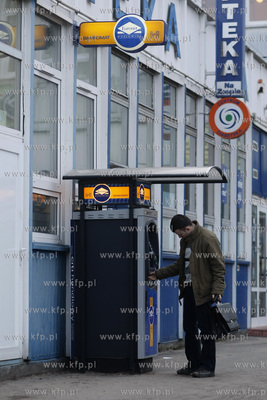 Gdansk Zaspa. Bankomat sieci Euronet.
18.03.2010
fot....