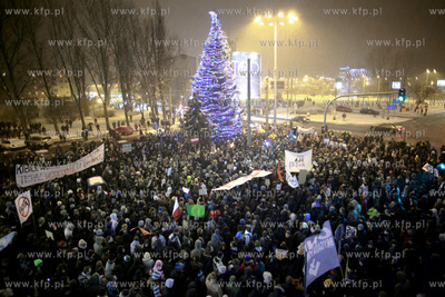 Gdynia, Protest internautow przeciwko podpisaniu przez...