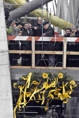 Gdansk. Uroczystość zawieszenia wiechy na budowanym...