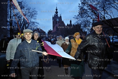 Gdansk. Marsz pamieci ofiar katastrofy smolenskiej...