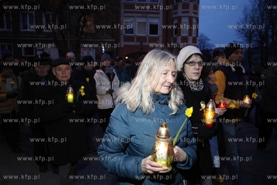 Gdansk. Marsz pamieci ofiar katastrofy smolenskiej...