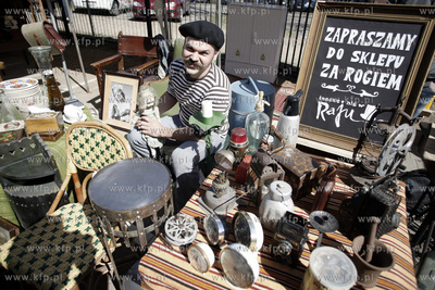 Sopocki Rynek Artystyczny i Ludowy Sopotello. Nz stoisko...