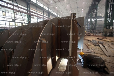 Stocznia Remontowa Nauta S.A. buduje statki w hali...