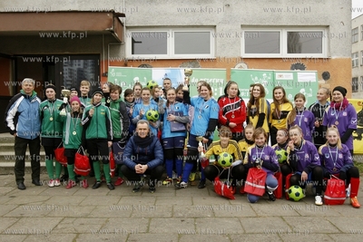 Gdansk Zaspa. Pilkarski turniej dzikich druzyn Do przerwy...