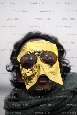 Sopot. Ludzie oglądają zaćmienie słońca na molo.
20.03.2015
fot....