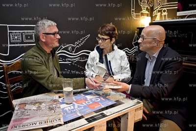 Gdynia. Cafeart U Muzyk'uff. Spotkanie z dziennikarzem...