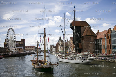 Baltic Sail. Parada Żaglowców na Motławie. Nz. żaglowiec...