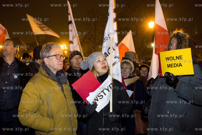 Gdańsk. Targ Drzewny. Demonstracja środowisk opozycyjnych...