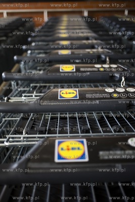 Dyskont spożywczy Lidl przy ul. Grunwaldzkiej w Gdańsku.
09.05.2018
fot....