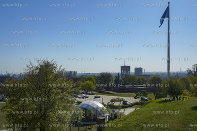 Na górze Gradowej, o godzinie 09.00 na maszt podniesiona...