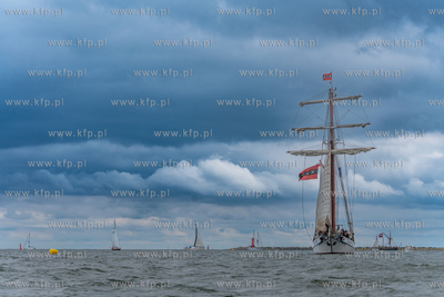 Zlot żaglowców Baltic Sail w Gdańsku. Parada jedostek...
