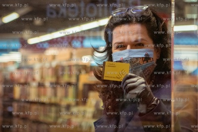 Biblioteka Manhattan ponownie otwarta. Od marca br....