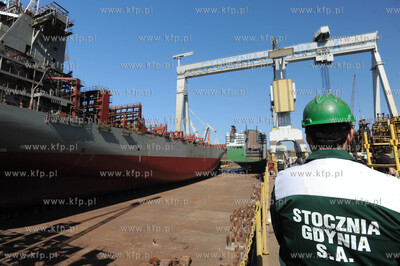 Ostatnie wodowanie w Stoczni Gdynia SA. 196-metrowy...