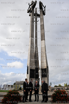 Gdansk. Plac Solidarnosci. Wizyta Komitetu Stalych...
