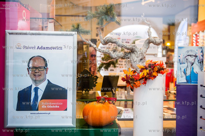Gdansk Wrzeszcz. Kampania wyborcza do samorzadu. Plakaty...