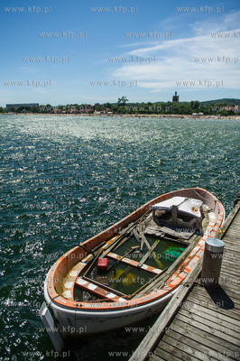 Upalny, bardzo sloneczny, sobotni dzien na plazy i...