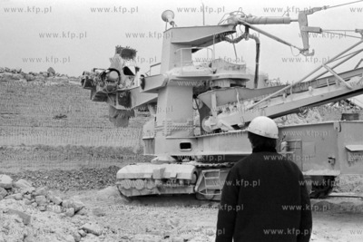 Plac składowy siarki w gdańskim Siarkopolu. 18.02.19773luty77_z.kosycarz_p25Fot....