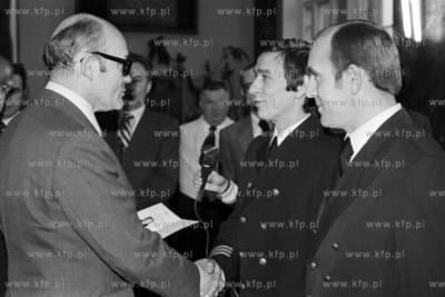 Wręczenie dyplomów kapitana żeglugi wielkiej oficerom...