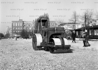 Remont drogi w Gdyni. 
04.1967
0000609z_kwiecien1967
Fot....