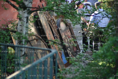 Zabytki wyniesione z plonacego kosciola sw Katarzyny.
22.05.2006
Fot....