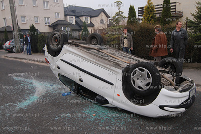 Rumia. O duzym szczesciu moze mowic kierowca Peugeota...