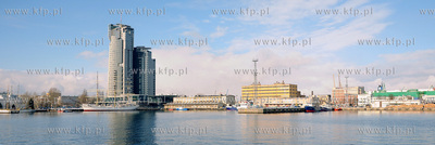Gdynia. Ponad 140-metrowy apartamentowiec SEA TOWERS...