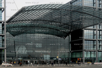 Dworzec Glowny - w Berlnie (Berlin Hauptbahnhof). Do...
