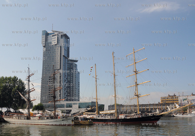Gdynia w przeddzien Zlotu Zaglowcow - The Tall Ships...