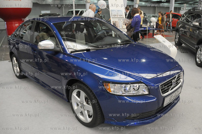 Trojmiejskie Targi Motoryzacyjne w hali wystawienniczej...